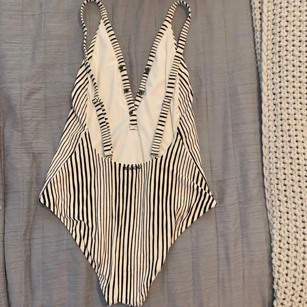 NWOT BILLABONG ONE PIECE - Picture 2 of 3